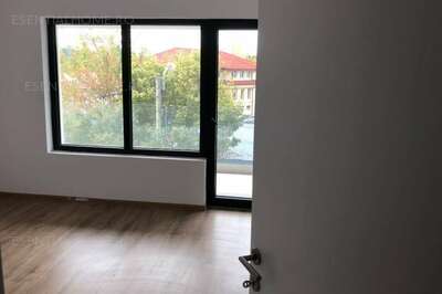 2 Camere in Bloc Nou, zona Berceni la Metrou Aparatorii Patriei.