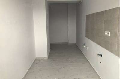 2 Camere in Bloc Nou, zona Berceni la Metrou Aparatorii Patriei.