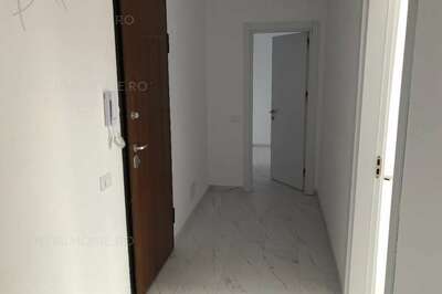 2 camere in Berceni la Metrou la Aparatorii Patriei Str. Drm Binelui.