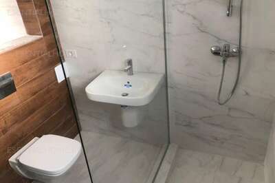Garsoniera cu LOC DE PARCARE in BLOC NOU la METROU APARATORII PATRIEI, zona BERCENI.