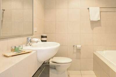 Garsoniera Noua in zona foarte linistita cu acces la metrou Aparatorii Patriei